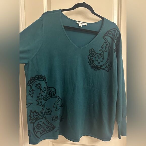 Chico’s Spun Rayon Embroidered V-Neck Sweater Size 4 XXL Classic Fit Color Teal - Picture 7 of 11